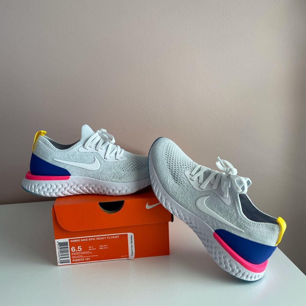 WMNS Nike Epic React Flyknit